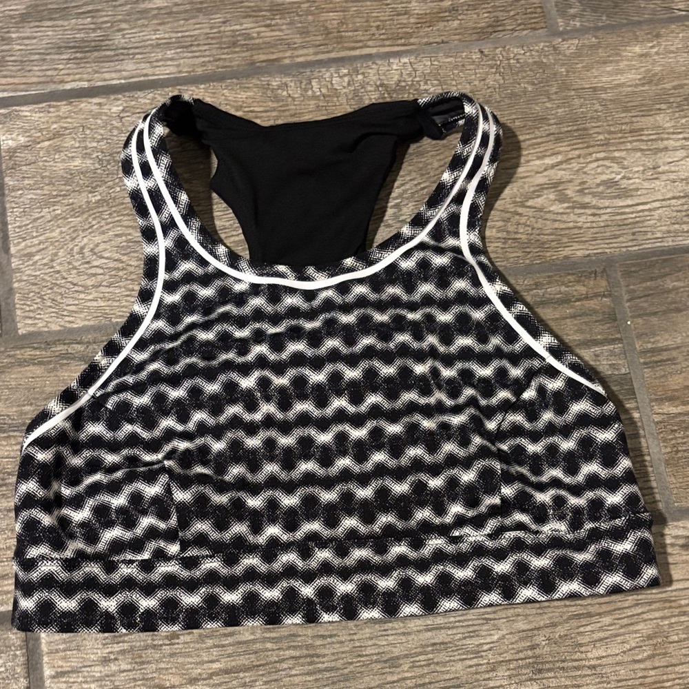 Lululemon Black and White Patterned Sports Bra with cell phone back pocket